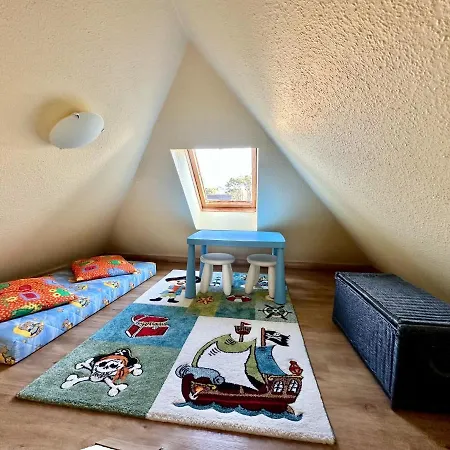 Skolaude, Obergeschoss